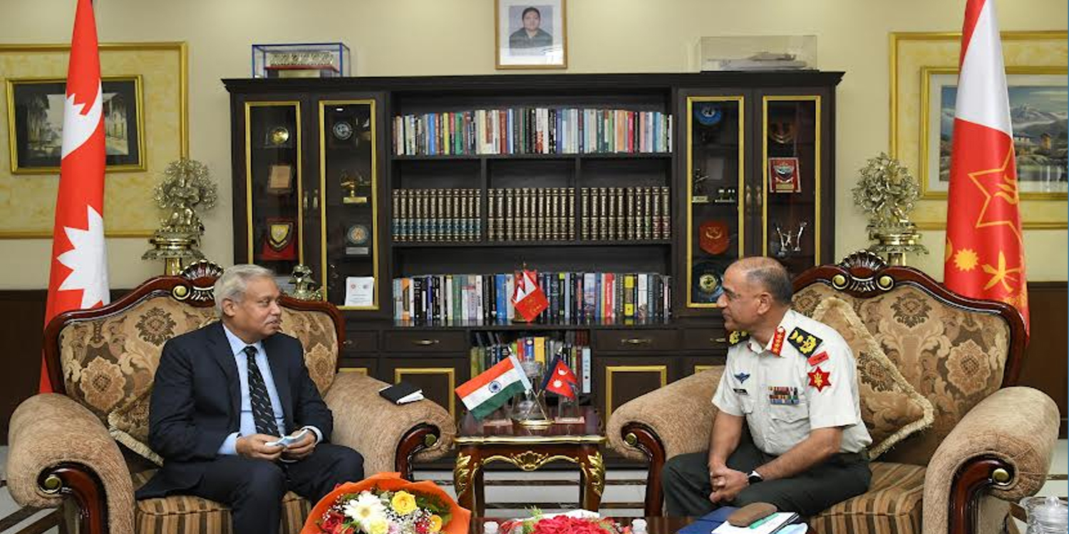 भारतसँगको सीमामा तारबार लगाउनु पर्छ भनेकै भोलिपल्ट भारतीय राजदुतले भेटे प्रधानसेनापतिलाई