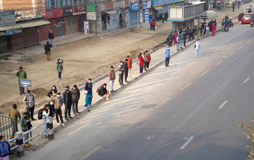 उपत्यकामा सार्वजनिक यातायात बन्द हुँदा आवतजावतमा समस्या