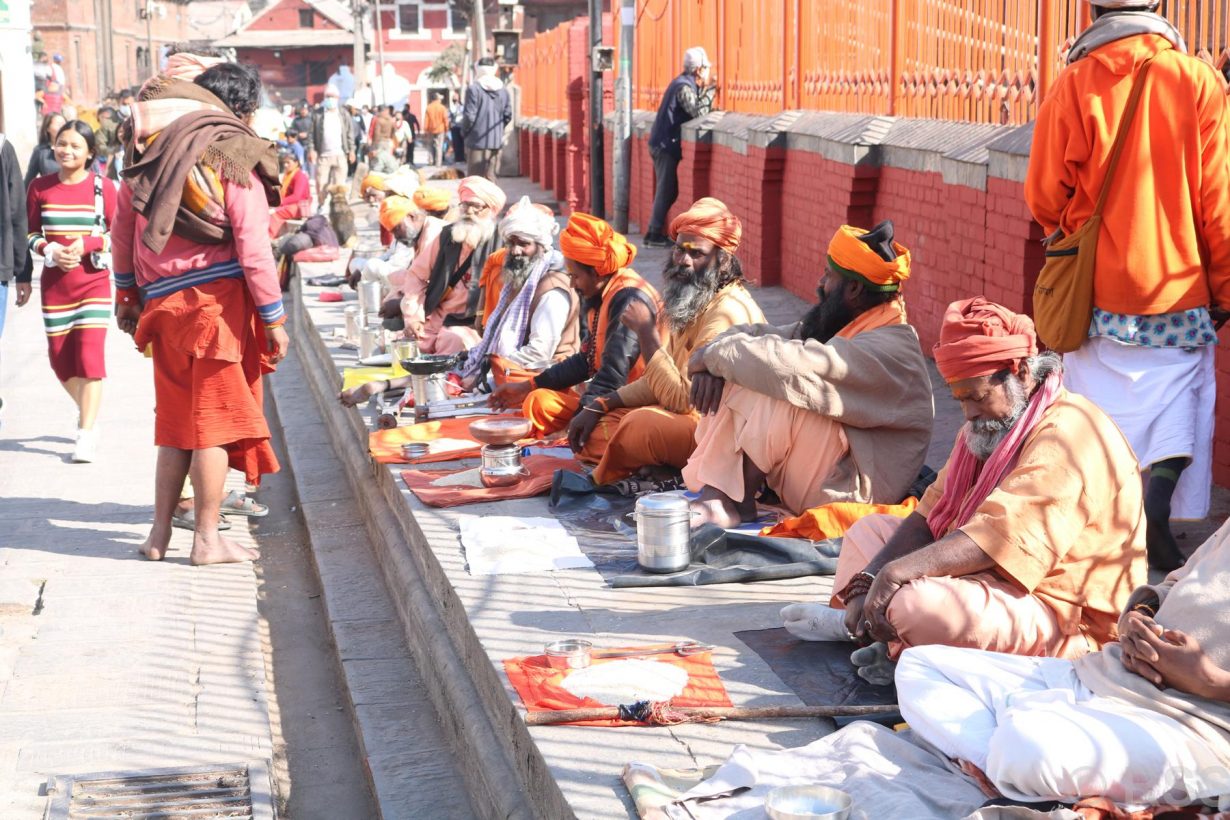 महाशिवरात्रि पर्वमा पशुपतिनाथमा घुईचो