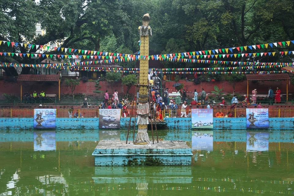 काठमाडौंको नागपोखरीमा परम्परा अनुसार बिहानै देखि नागपञ्चमी पूजा