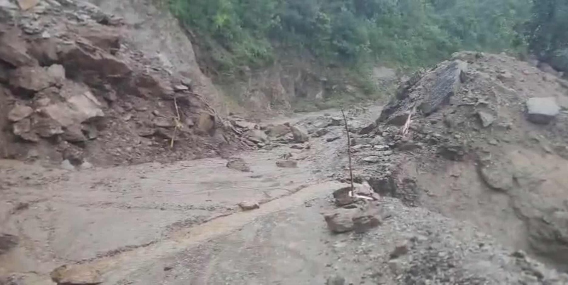 बीपी राजमार्गसहित यी १० सडक बन्द