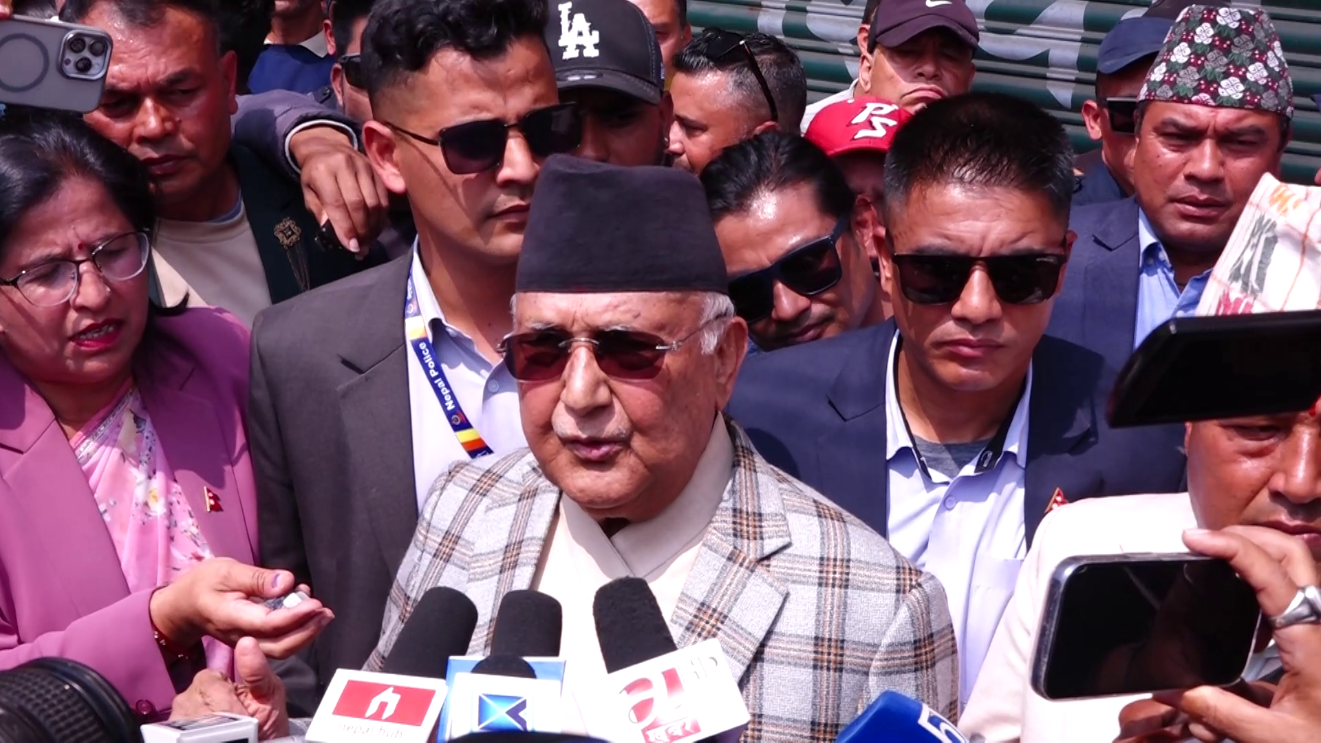 मतदानपछि ओलीले सम्झिए सुखानीका सहिद र मृगौला प्रत्यारोपण (फागुन २१ गते)