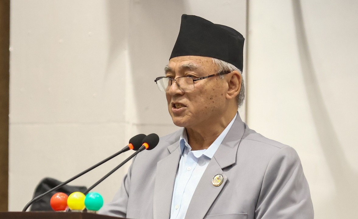 बादलले संसदमा दिएको अभिव्यक्तिले एमालेमा तरंग, बोलाइयो आकस्मिक बैठक