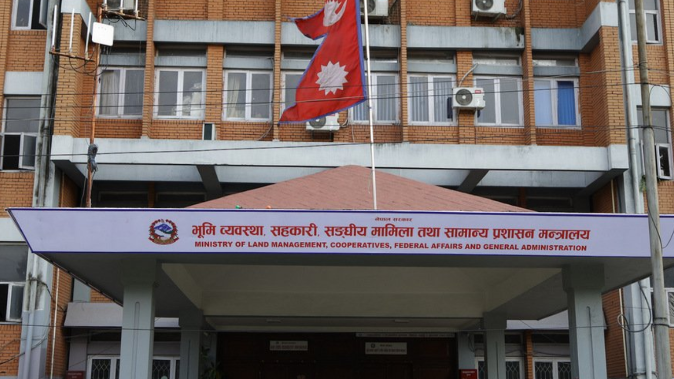 शिक्षा, प्रशासन र इन्जिनियरिङ सेवाका ४४ कर्मचारी उपसचिवहरुको एकसाथ सरुवा
